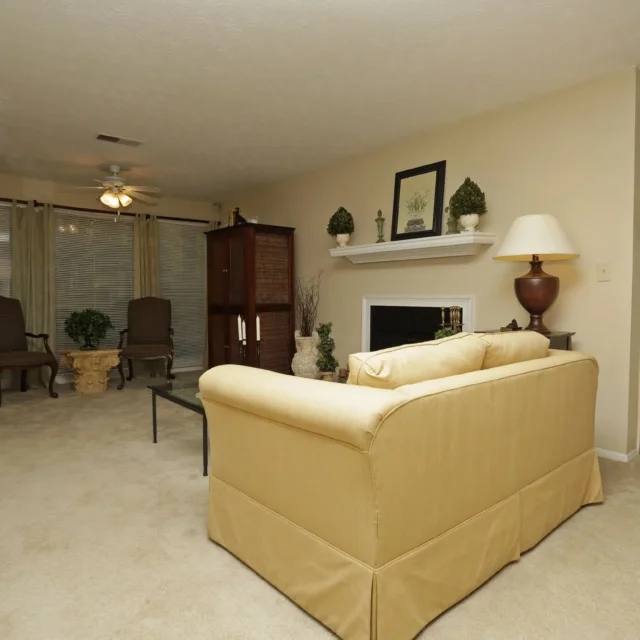 apartments for rent Berkeley Landing living room