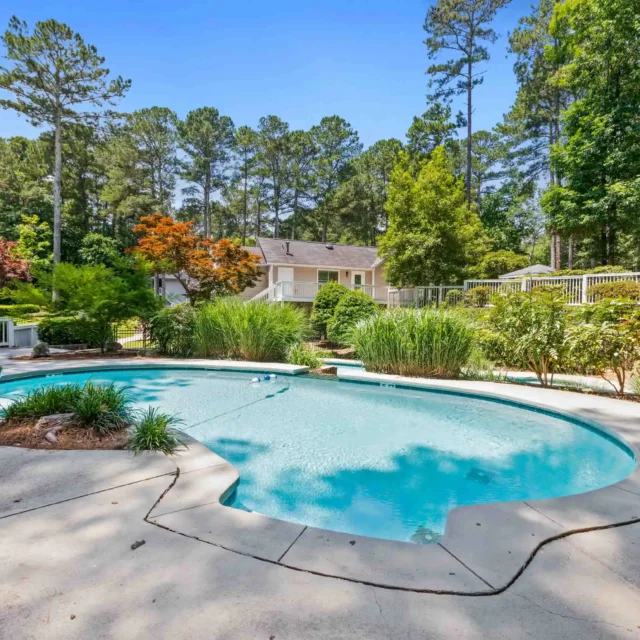 apartments duluth Berkeley Landing pool