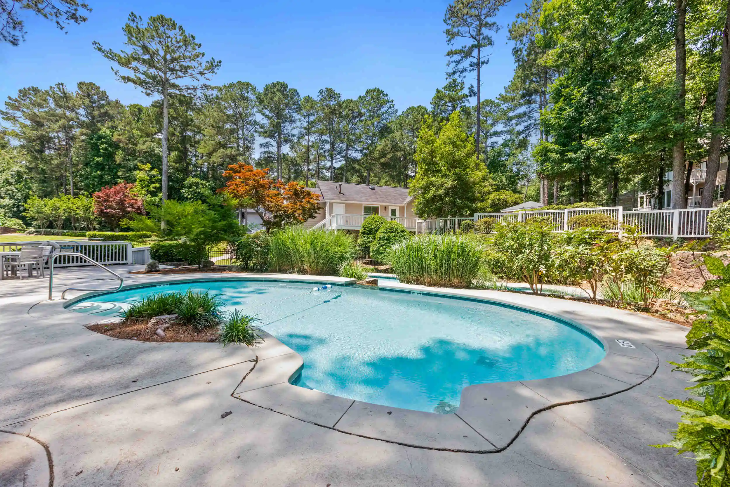 apartments duluth Berkeley Landing pool