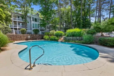 apartments in duluth Berkeley Landing pool1