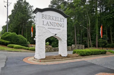 Berkeley Landing apartments in duluth ga sign 1